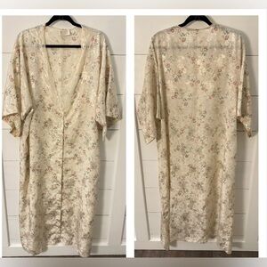 CALIFORNIA DYNASTY Vintage woman floral lace cream satin dainty feminine robe 1X